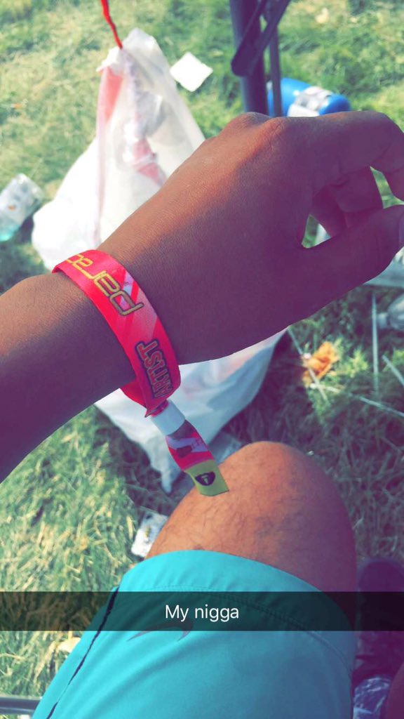 alphabrav0's tweet photo. #sluttyfriends https://t.co/xsgUzkuZNX