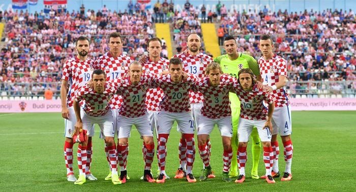 soccerdotcom's tweet photo. #EURO2016 Giveaway!

If #CRO win today, we'll give away one of their home jerseys! RT and Follow to enter! #CROPOR https://t.co/7CSVTUpdef