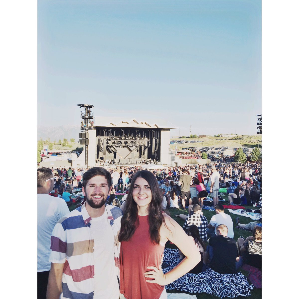 AllieMckell's tweet photo. Jason Aldean was a night well spent with Nate😊 https://t.co/a9VLsQ8b9p