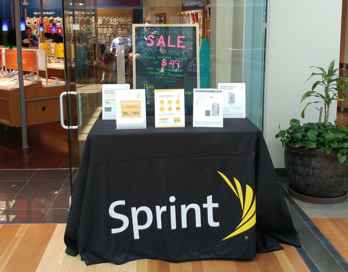 TheSprintSean's tweet photo. Table event at Best Buy West County calling out our great promotions.  @craig_jaycox @TimMiller44 https://t.co/0tQUWiJgzy
