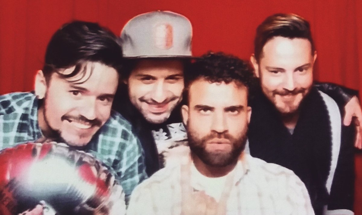 vinidevinicius's tweet image. cabininha. 😀😆😯☺📷 #lastnight #javalovers #beard #festajavali #sp @zehzito @marcelloas