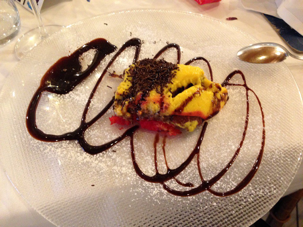 Andrea_Olivieri's tweet photo. Dulcis in fundo #labaya #milanomarittima @Patty_1982 https://t.co/zFYHAJUSUp