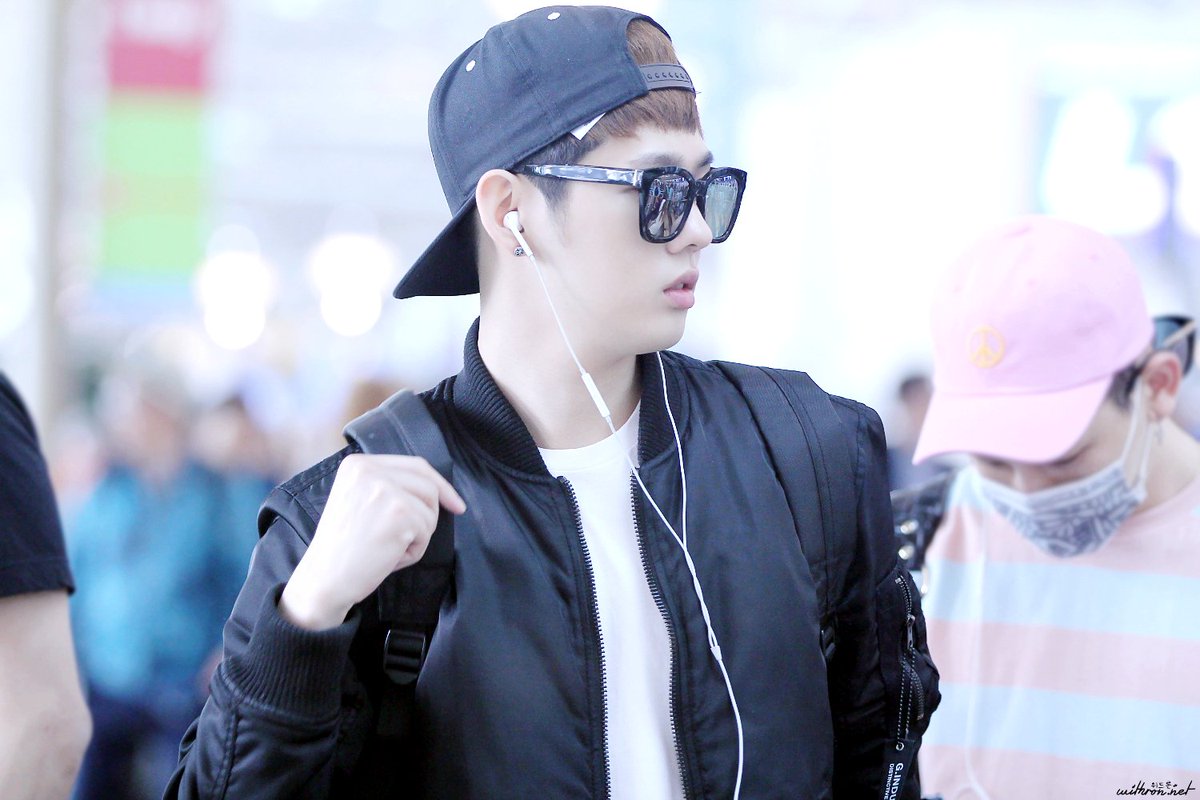WITH_RON_'s tweet photo. 20160412 인천공항 출국
#빅플로 #론 #BIGFLO #RON
♤https://t.co/QWnpUDCSu0
♤https://t.co/qIe7PE1aRy
♤https://t.co/A6ob7zpghL https://t.co/l017H5DBHD
