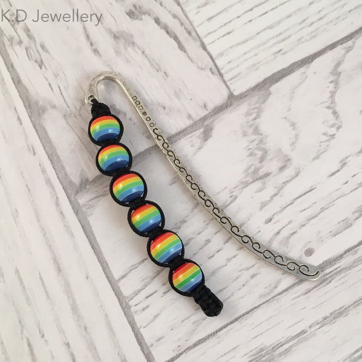 KDJewellery_1's tweet image. New Product! Funky beaded bookmarks! Coming soon to the #etsyshop :) #etsyukseller #etsypreneur #QueenOf #craftbiz