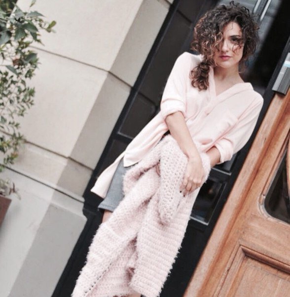 Is this love?🙈
Really love?💟
I need to know, need to know.🙌