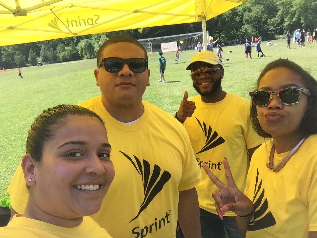 Mayra1748's tweet photo. Great event we had today !!! Very successful @VThecloser21 @SprintJamaica @Mariofnj https://t.co/YDrqV701xr