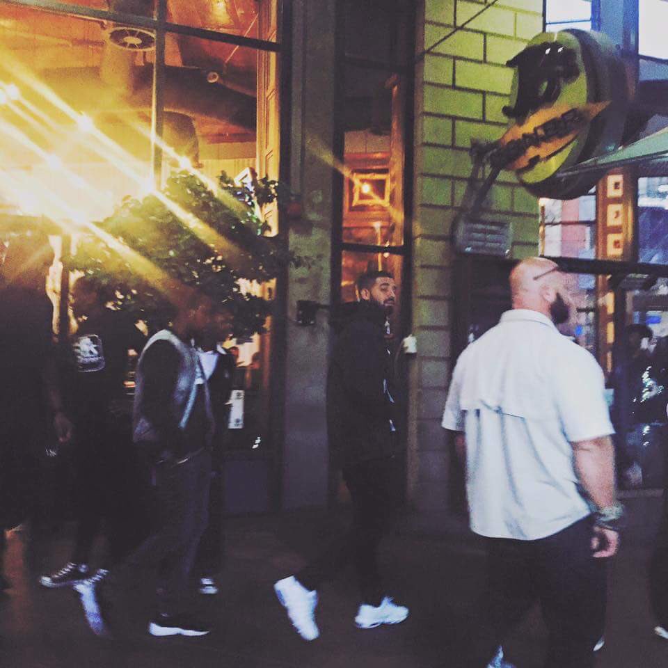 WordOnRd's tweet image. Drake spotted at Melrose Arch today in Johannesburg, South Africa.