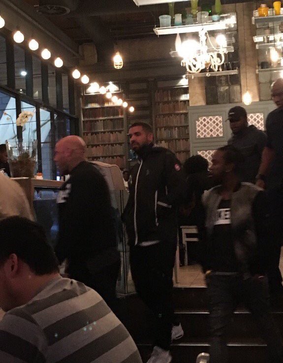 WordOnRd's tweet image. Drake spotted at Melrose Arch today in Johannesburg, South Africa.