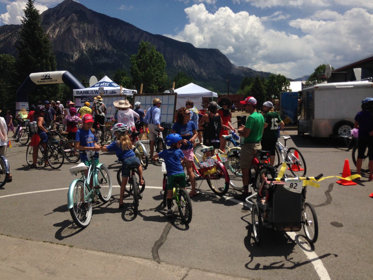 JacksonsHonest's tweet photo. Family business! Reamer clan pedals Bridges of the Butte, 24-hour townie tour in Crested Butte! #bridgesofthebutte https://t.co/I6OTucbrR6