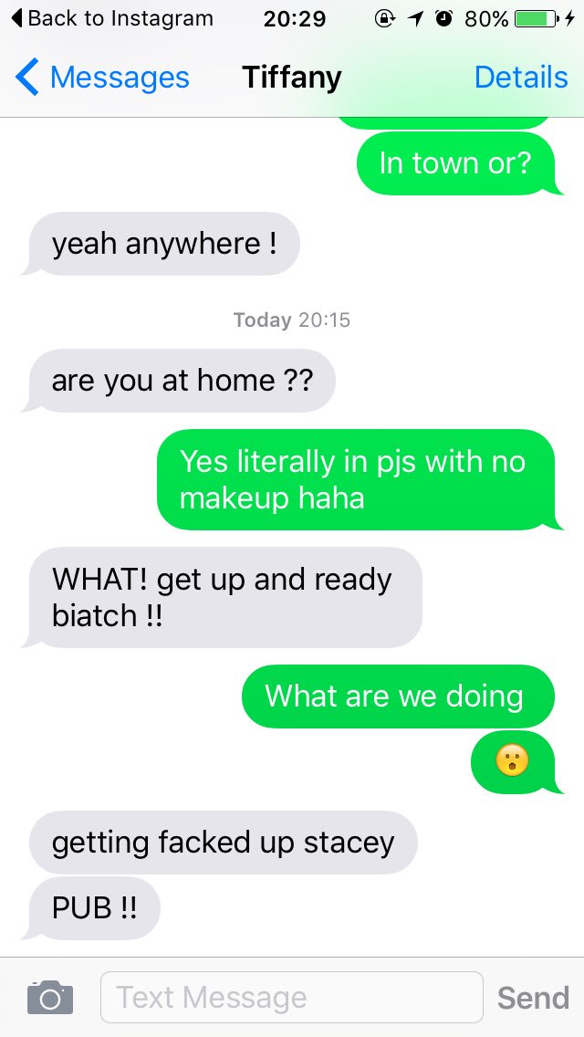 AmberCPritchard's tweet photo. True friendship 😂 https://t.co/elDafEPcr3