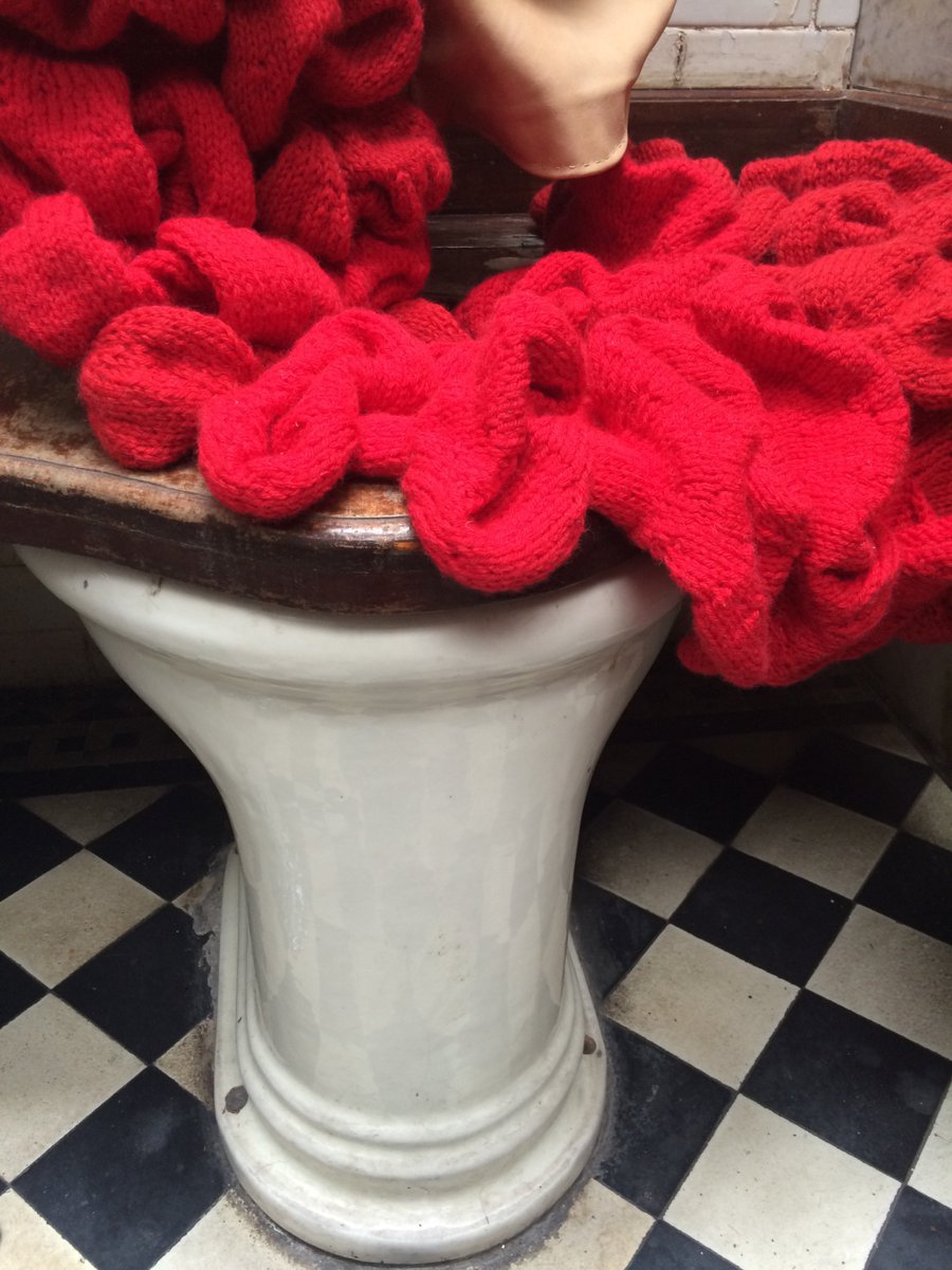 Wonderful #privy #exhibition @ #edwardiancloakroom <a href="/nicolapearce_/">Nicola Pearce</a> <a href="/maurazukina/">Maura</a> <a href="/loubakerartist/">Lou Baker</a>! Well done!