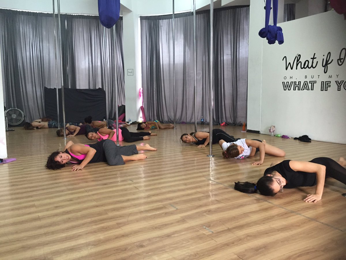 PoleDancers1's tweet photo. Taller de Eli de Anda, pole contempo #LibreAcceso #CDMX #poledance https://t.co/lNvZyCauPh