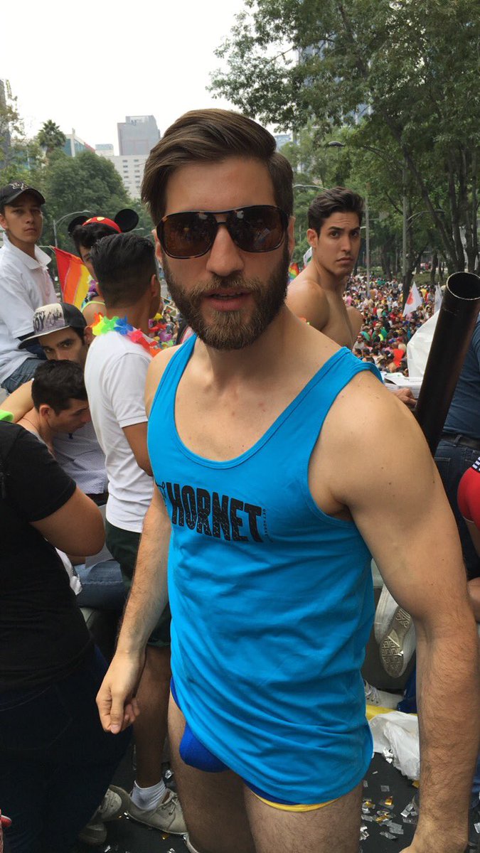 hornet's tweet photo. ¡Feliz Pride Ciudad de México! 🌈 #LoveWins #Pride2016 https://t.co/846HQBOMoS