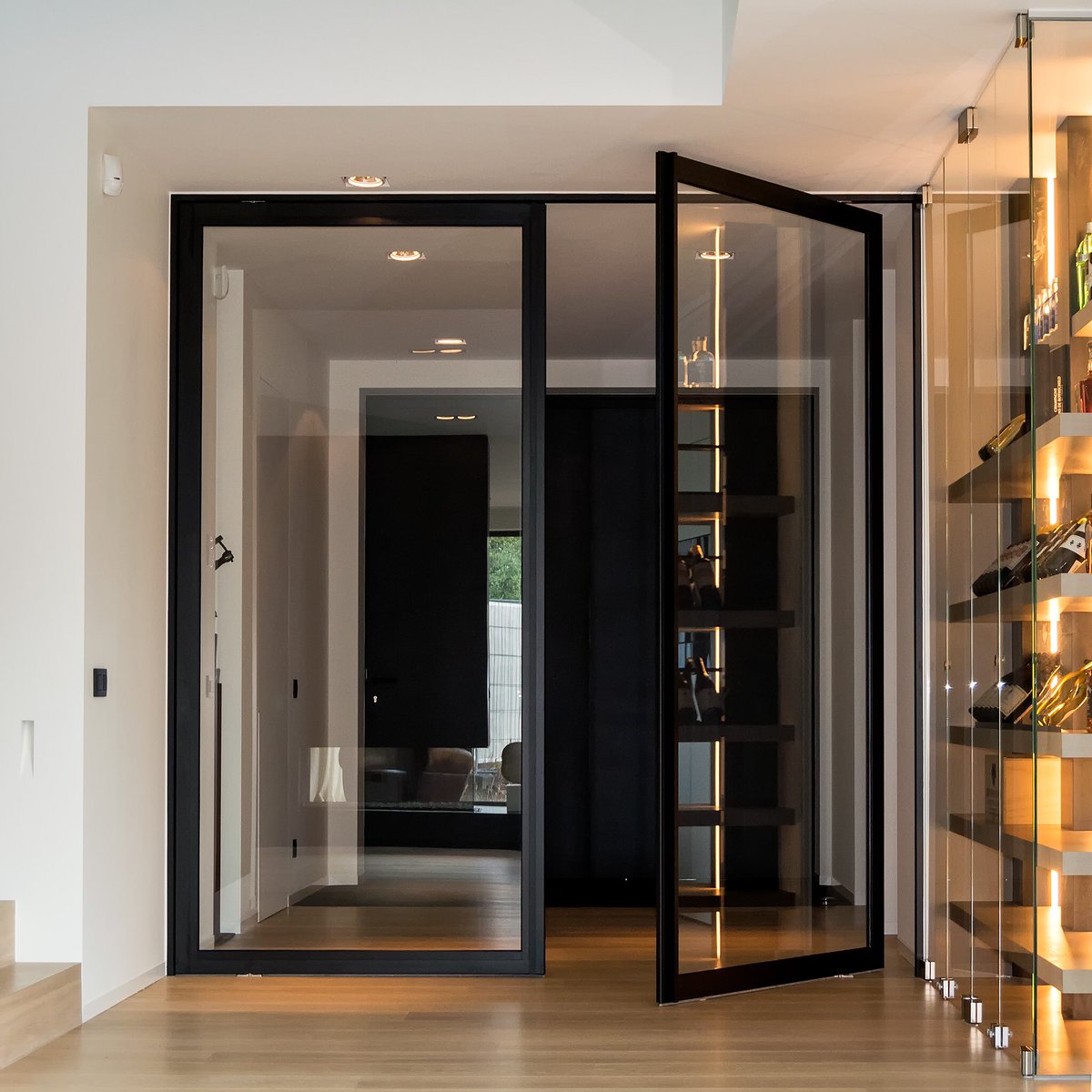 anywaydoors's tweet photo. Dubbele pivotdeur in onze populaire "steel look" uitvoering #stalendeur #pivot #pivotdeur #taatsdeur https://t.co/1h1uDA7rP6