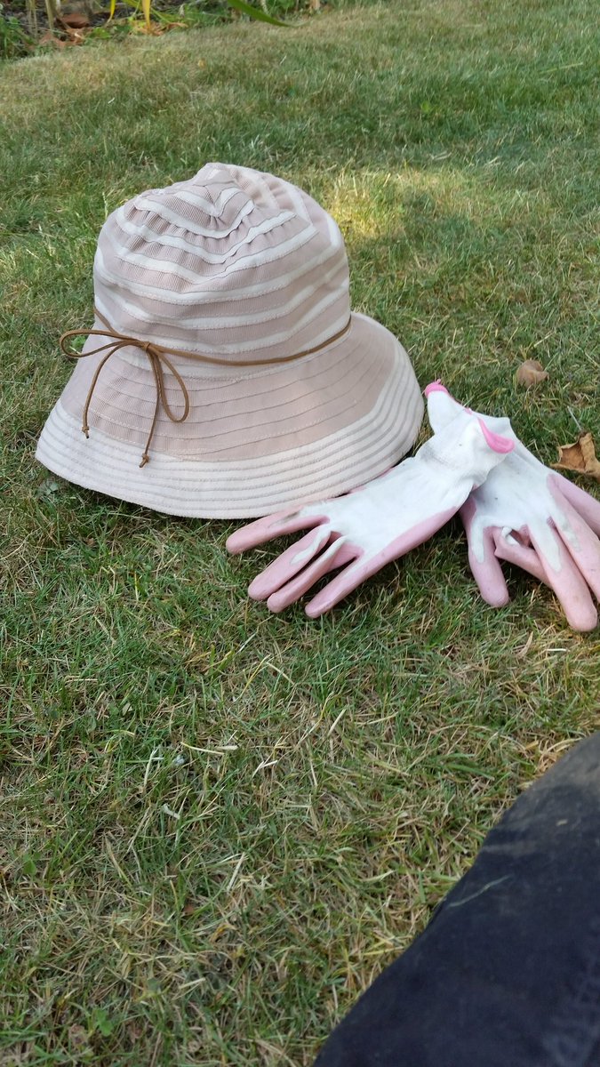 Enjoying some #gardening  with my  chic hat and gloves #styleandfunction