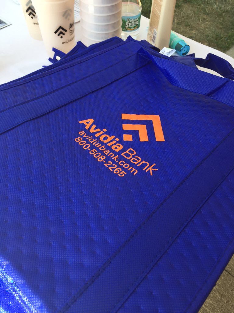 BankSmartCARRIE's tweet photo. "The bank with the really cool bags!" @AvidiaBank #AvidiaLife #MetroFest2016 #AllAboutTheSwag https://t.co/yp5BepoALQ