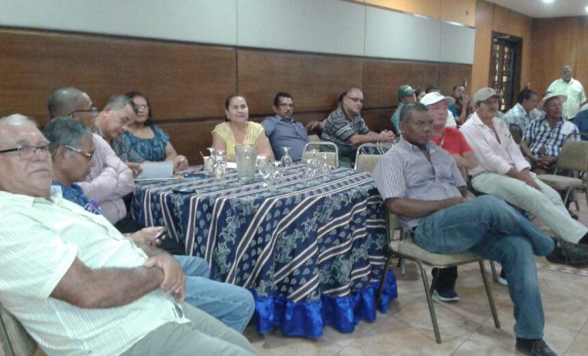 El <a href="/DiputadoPedroM/">Pedro M González</a> se reune con dirigentes de nóminas de la provincia de Veraguas <a href="/estheryulissa/">Yulissa esther Esquivel soto</a> <a href="/MiRevistaSocial/">MI REVISTA SOCIAL / 🔴 NEWS‼️</a>