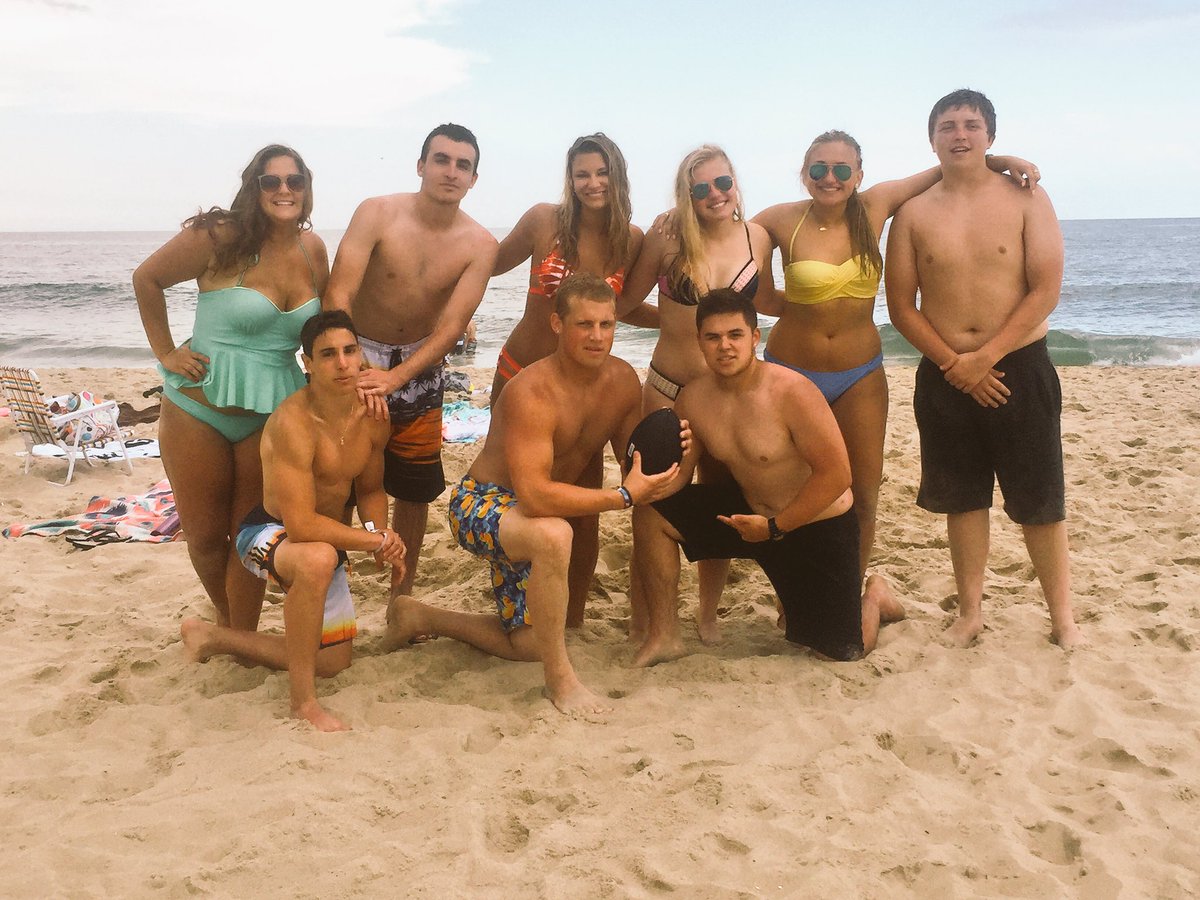 reiszandier's tweet photo. gonna miss being somewhere on a beach with yinz π’π #SWEEK16 https://t.co/2MxhxaZwFO