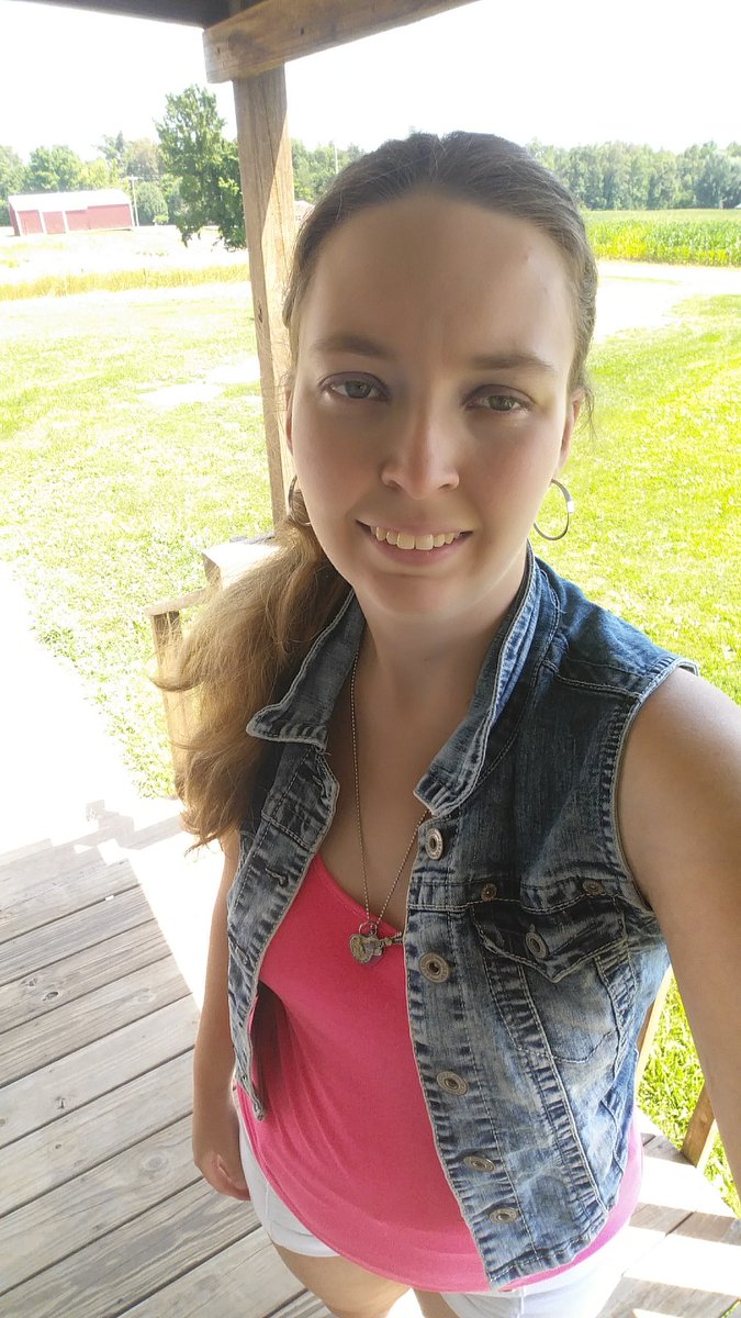 HeatherW2448's tweet photo. Heading out to #NFW #EWA at #GarvinParkEvansville I'll be singing before the show, @FakeBennyBray will be there to https://t.co/F3feiQiIgD