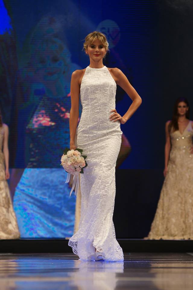 dannu66's tweet photo. @jimebutti Divina total #Coleccion #SusanaOrtiz #ModaCoiffure2016 @silkeymundial https://t.co/4hAdYhN2aR
