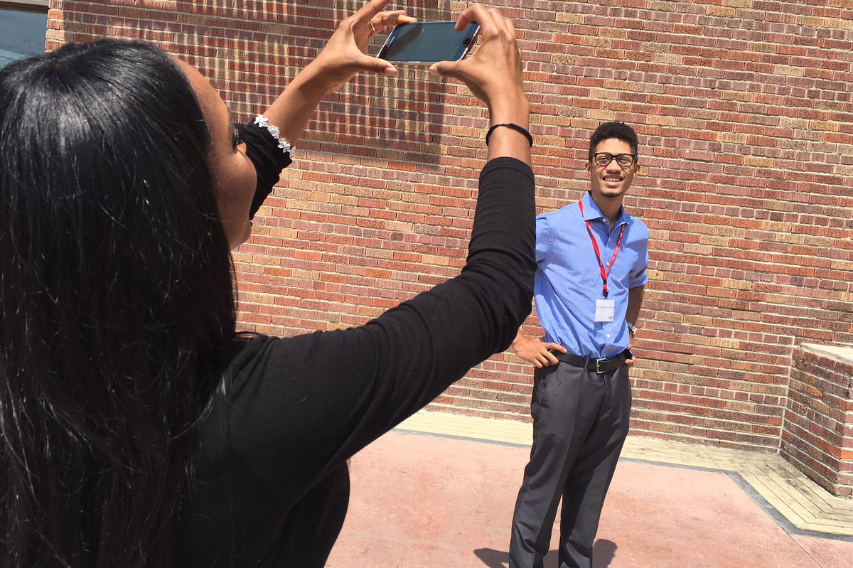 mayasugarman's tweet photo. My favorite part of the #V3visuals workshop: the photo walk! Thanks to all who took part! πΈ #V3con https://t.co/2GnuVCSmiJ