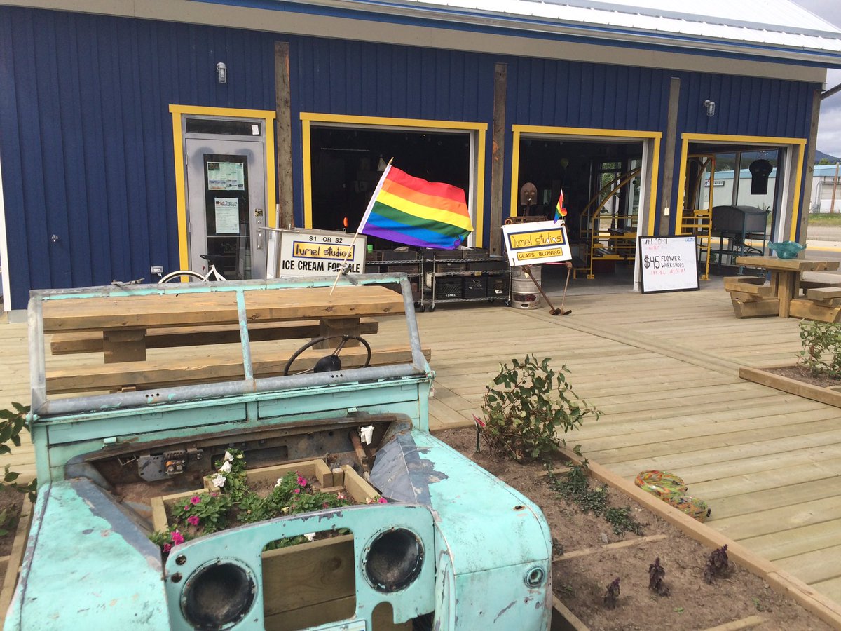 Lumel supports the LGBTQ community ❤️