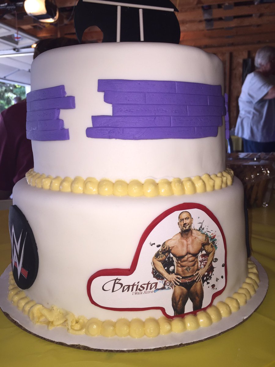 J_Chon41's tweet image. @DaveBautista you made it onto my graduation cake. Show me some love as a graduation gift