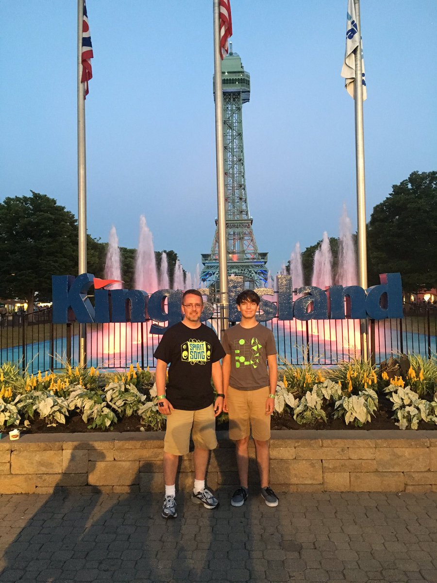 GreenwayDrew's tweet photo. I'm really going to miss this place. Thanks for the great birthday present mom and dad. #KingsIsland #spiritsong16 https://t.co/yJE7NIPMro