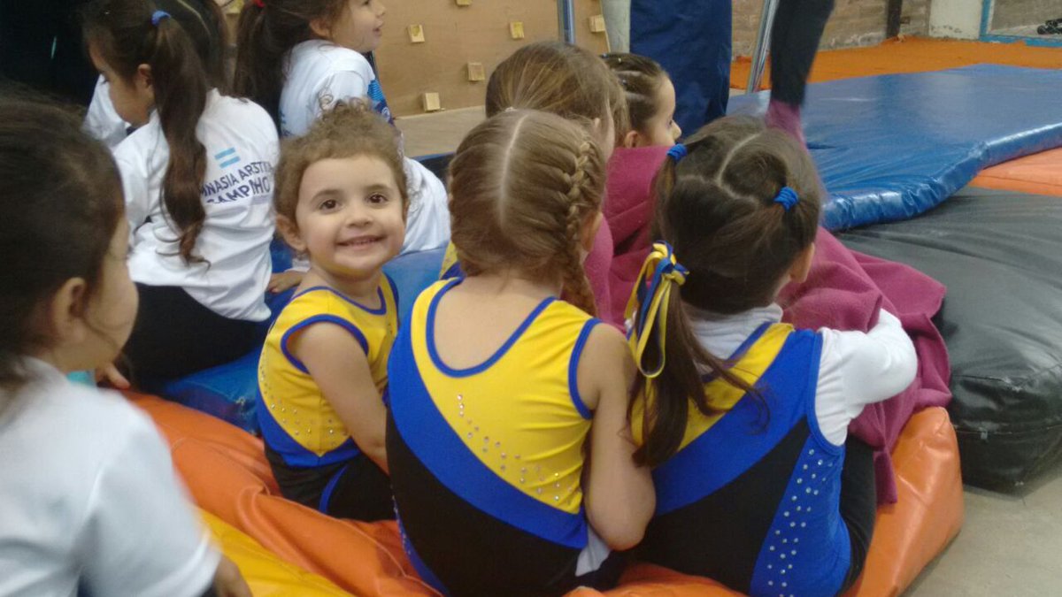 Carenmoriondo's tweet photo. Su cara lo decía todo! Día de Torneo 💕♥💪👏 https://t.co/WbJlimOLMo