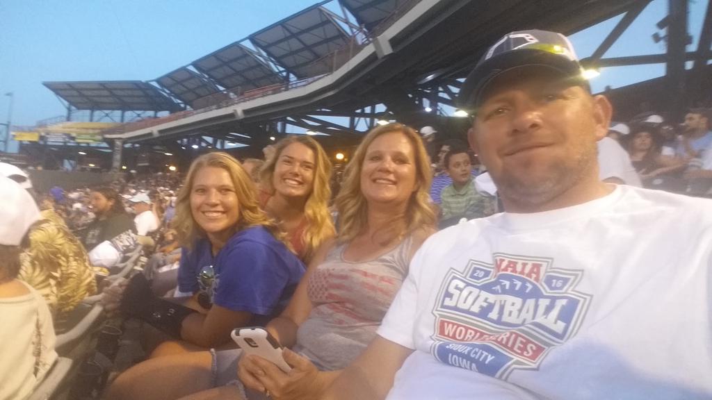 buddywhitmore's tweet photo. At the OKC Dodgers #GoOKLA https://t.co/pXO1lX0NcS