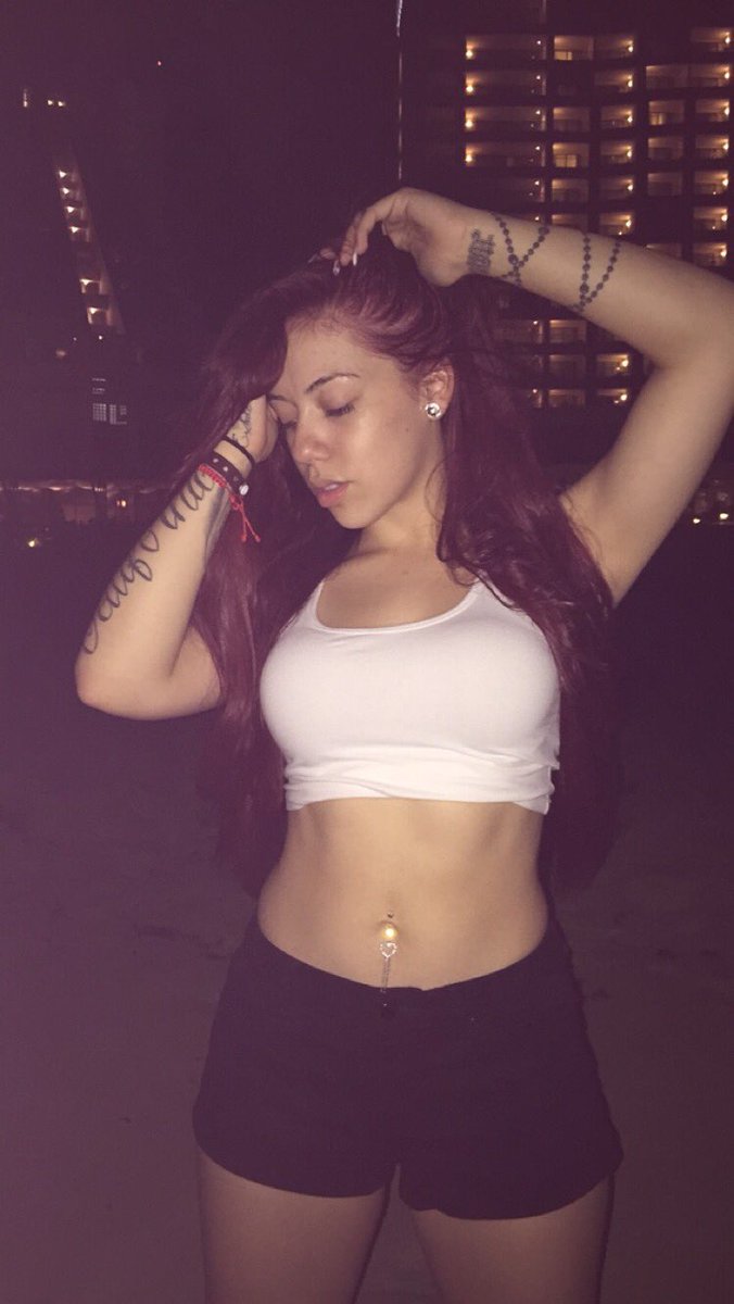 https://twitter.com/salice_roseee/status/746885862584098816.