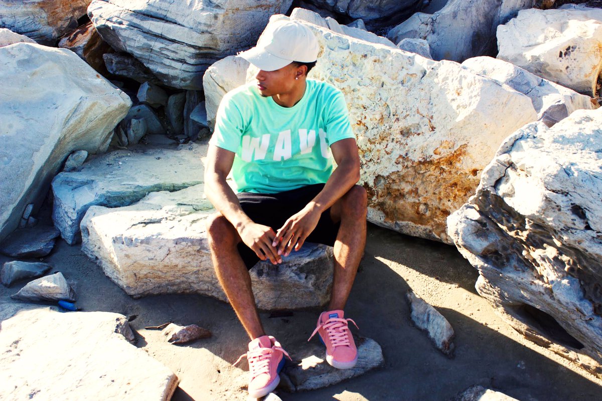 Kingstaffa's tweet photo. The Wave Tee is now available online in 3 different colorways as a limited release! https://t.co/9BIP33I81N https://t.co/FYzIIHhPBI