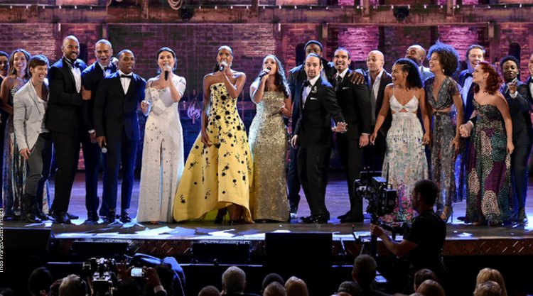 .@HamiltonMusical sets special performance to raise funds for @HillaryClinton. bit.ly/29aBarA?utm_me… https://t.co/VyHShJHTbt