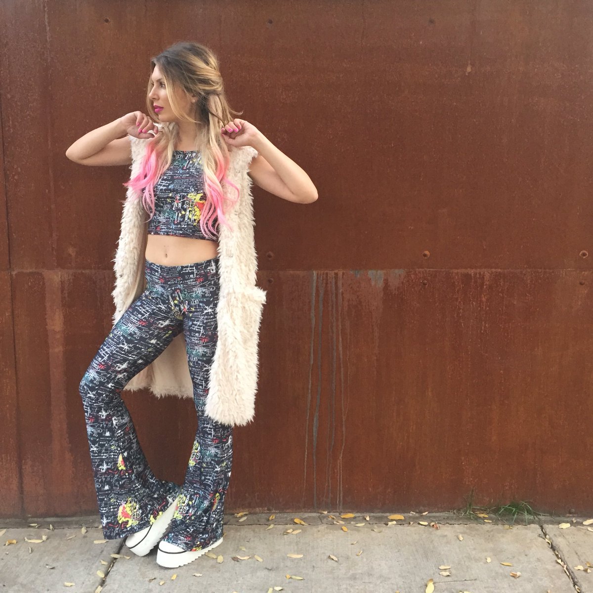 EugenialemosOK's tweet photo. Hello #winter ❄️❄️❄️ my #total #look by @soyzebraok 🎀 👉🏼 #cortinas #pinky by @jannysextension 💣✨🎀🔝 https://t.co/5nfDsJzLSU
