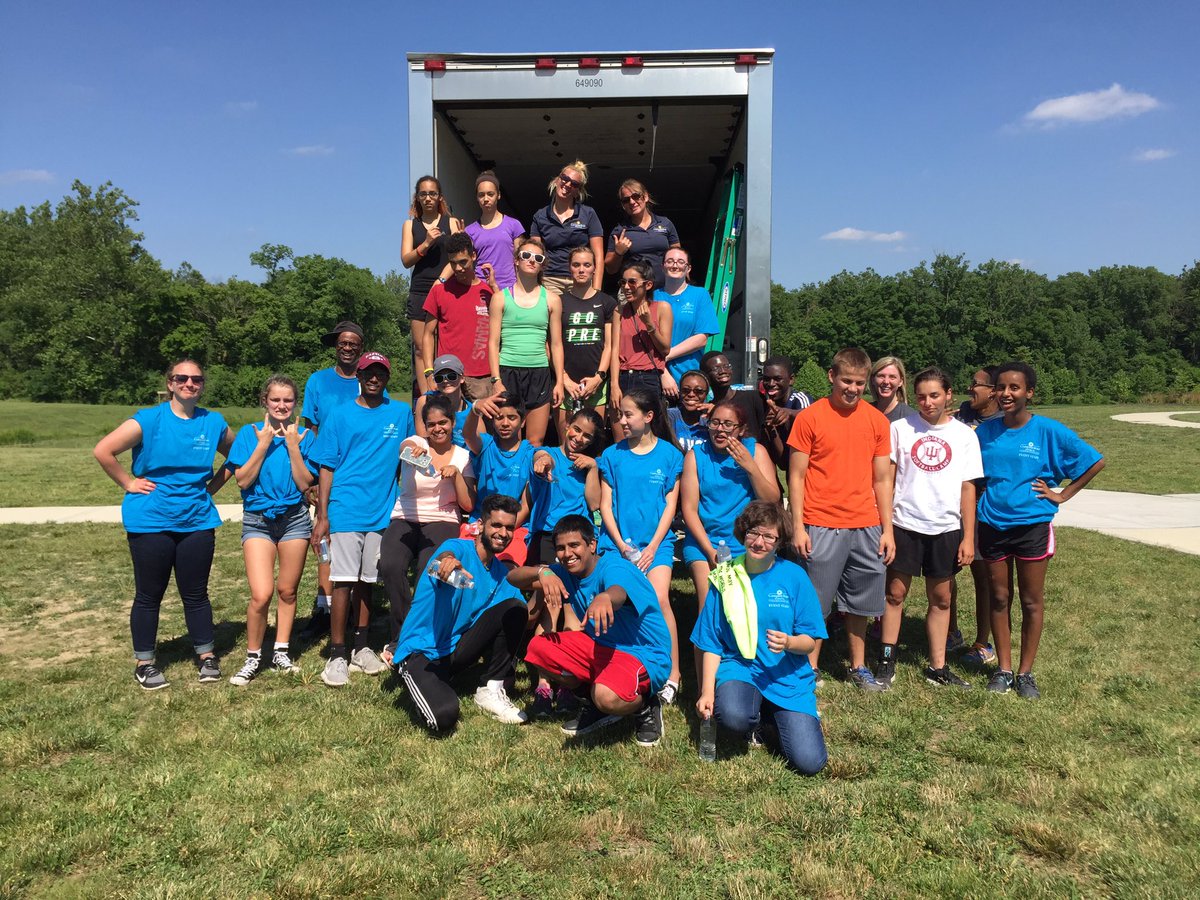 ndhollenbaugh's tweet photo. Iy was a hot day but we enjoyed our community service #avonhs BPA https://t.co/7gPKNaWHlB