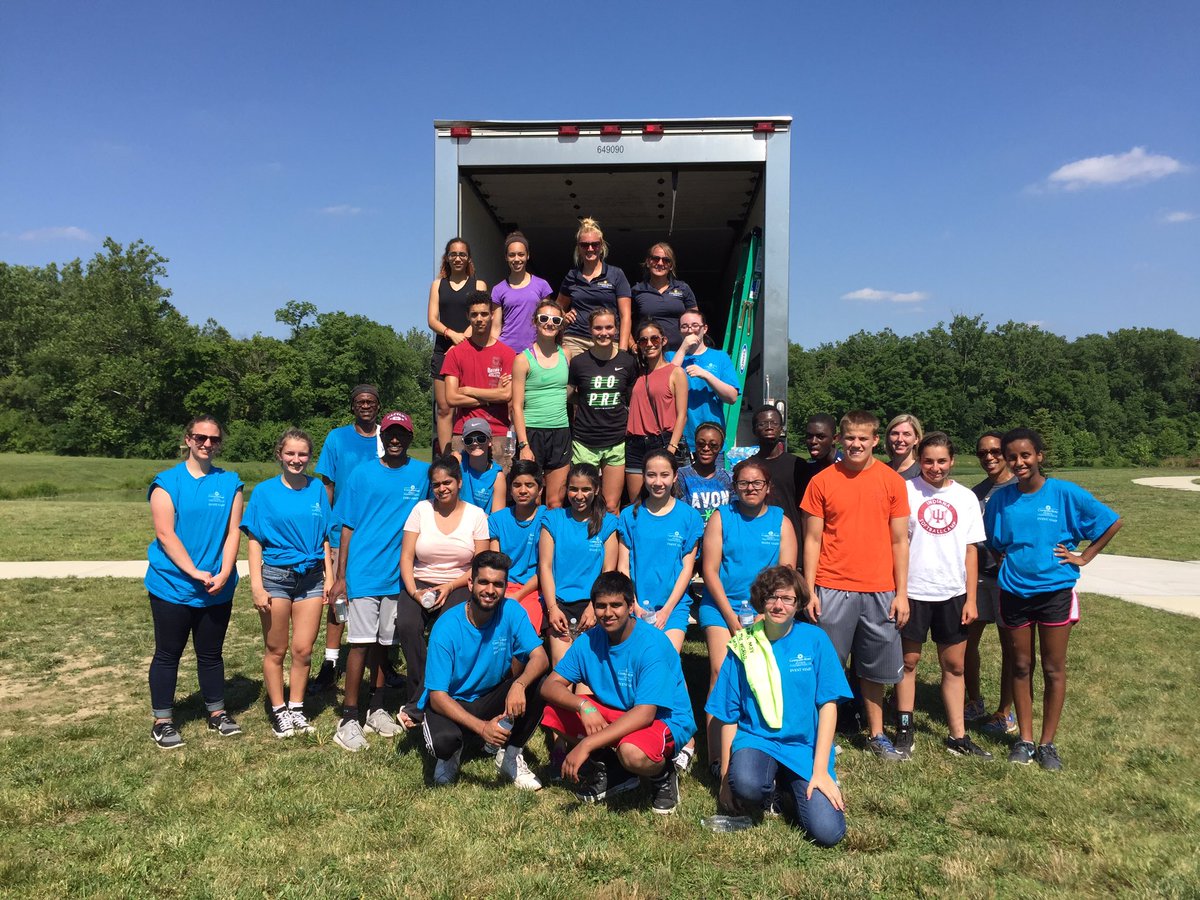 ndhollenbaugh's tweet photo. Iy was a hot day but we enjoyed our community service #avonhs BPA https://t.co/7gPKNaWHlB