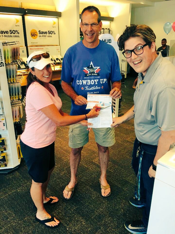 AustinFindley's tweet photo. Sorry AT&amp;T another dissatisfied customer! Welcome to sprint!  #sprintsaysthanks @j8o8e8 @tdown14 @Lindsey_NorthKC https://t.co/pstF60fjCZ