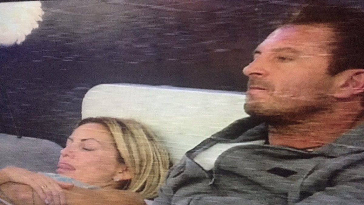 AudgeFitzHagan's tweet photo. Jason's face 😂😂😂😂😂 and Charlie, like the cat that for the cream! #TooFunny #AwkyMoMo #BBUK https://t.co/P0qIwcjBM0