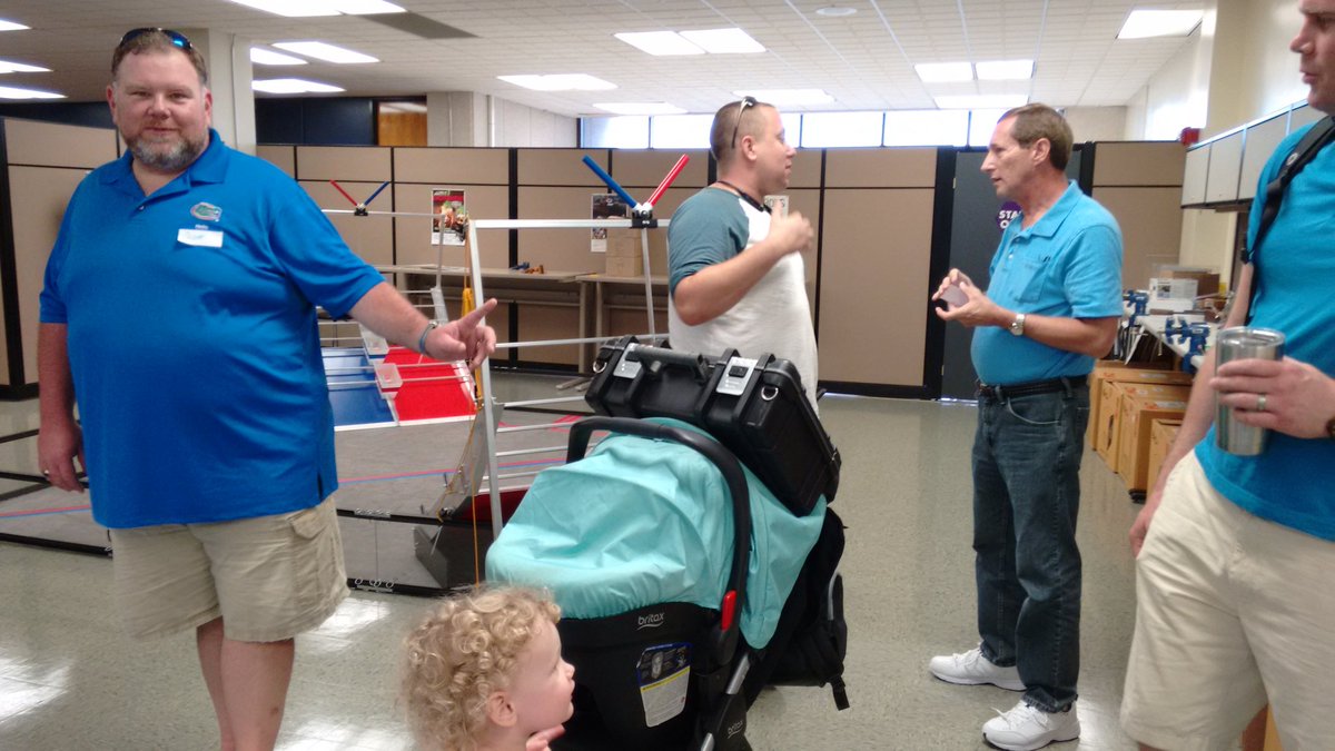 Thanks <a href="/MakerVenture/">MakerVenture</a> for great session- enjoyed showing folks  <a href="/TheHiveTHPL/">THE HIVE</a> too! Look for #drones at July meetup!