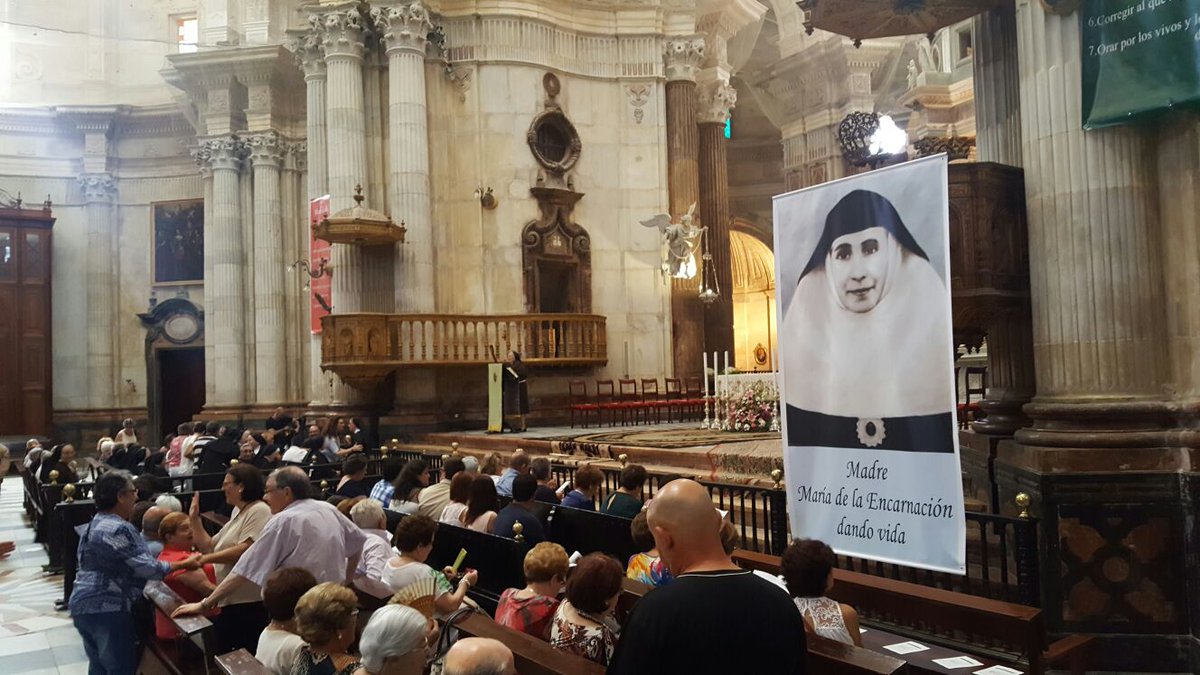 Madre del Buen Pastor y San Francisco de Asís tweet media