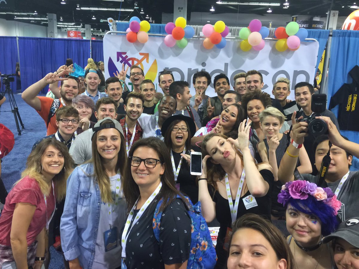 JessicaTayVlogs's tweet photo. Had so much fun at the @PrideConUSA meet up today! Just a little taste of what's to come next month 🎉 https://t.co/fhJQ5778XD