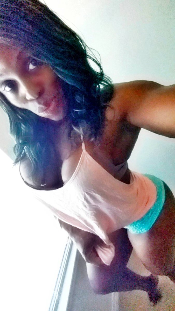 mizztreasure's tweet photo. makingGAINZ by doing nothing today well after the gym #rest #lounge #chillmode #netflix #simpleSat https://t.co/EMCgiDw7tR