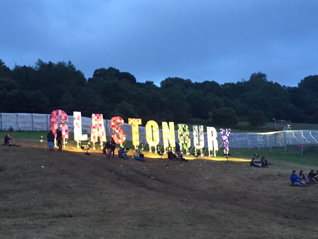 jaydepenn17's tweet photo. Glastonbury was one of the best experiences of my life!! So much energy, positivity and creativity #glasto15 https://t.co/msPFweZJnE