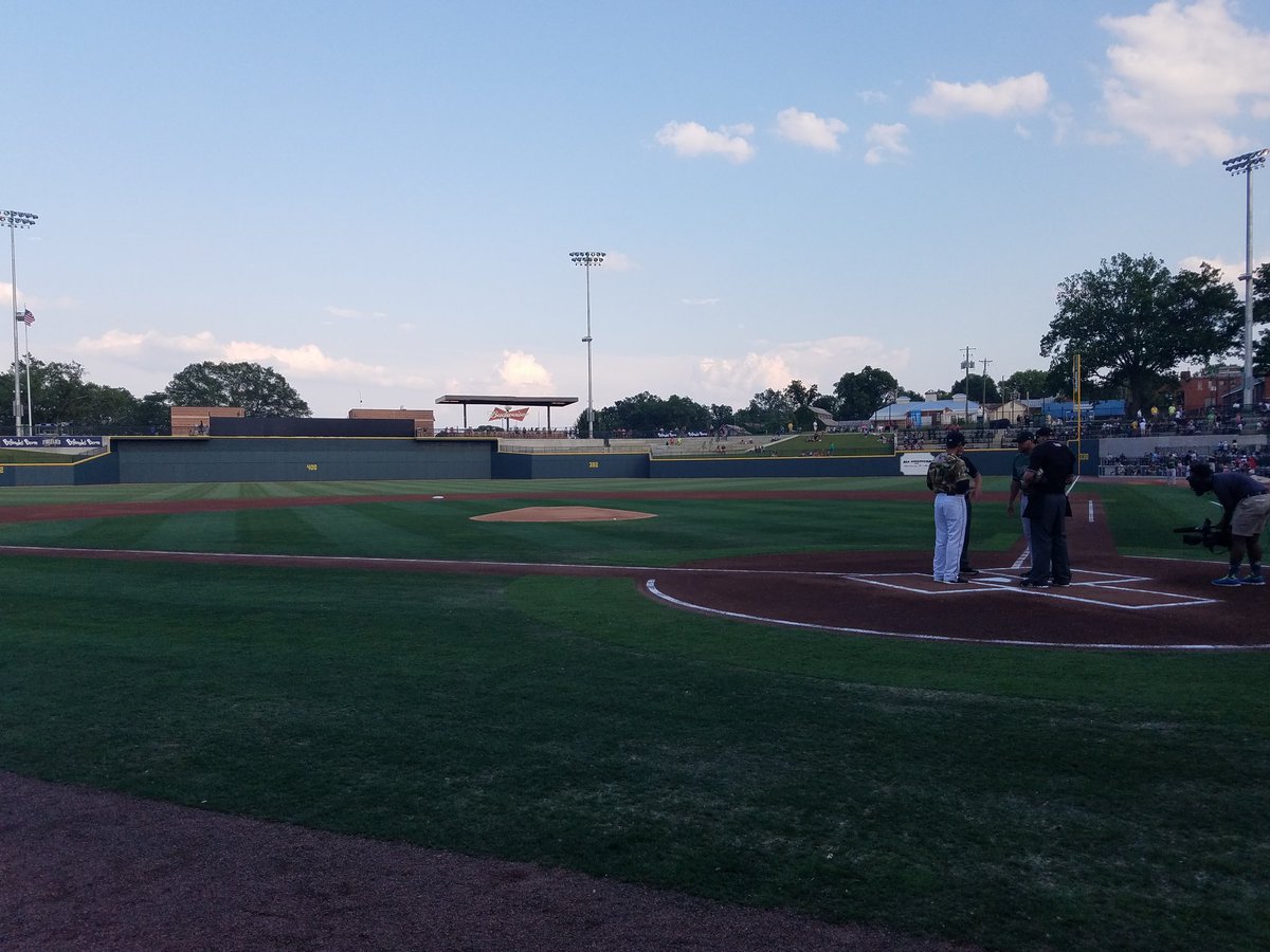 CityofColumbia's tweet photo. Patiently waiting on the City's 12U All Stars to participate in the youth league baseball activity tonight! #PBS16 https://t.co/6lWJmqugkY