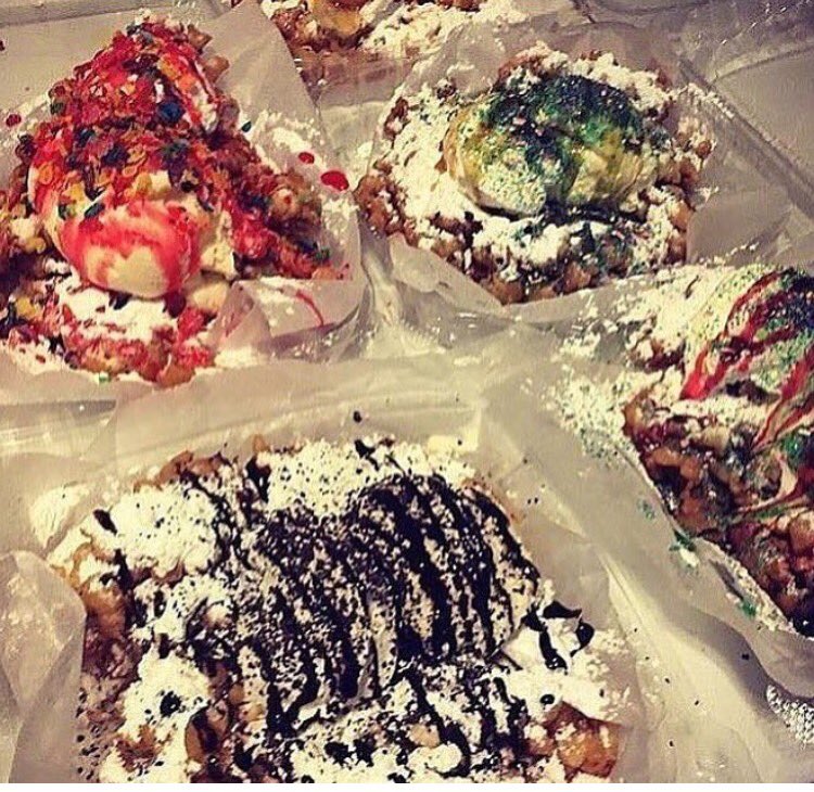 daisweetss's tweet photo. Open now until 10 pick up only #daisweets https://t.co/i8VQzvYZ64