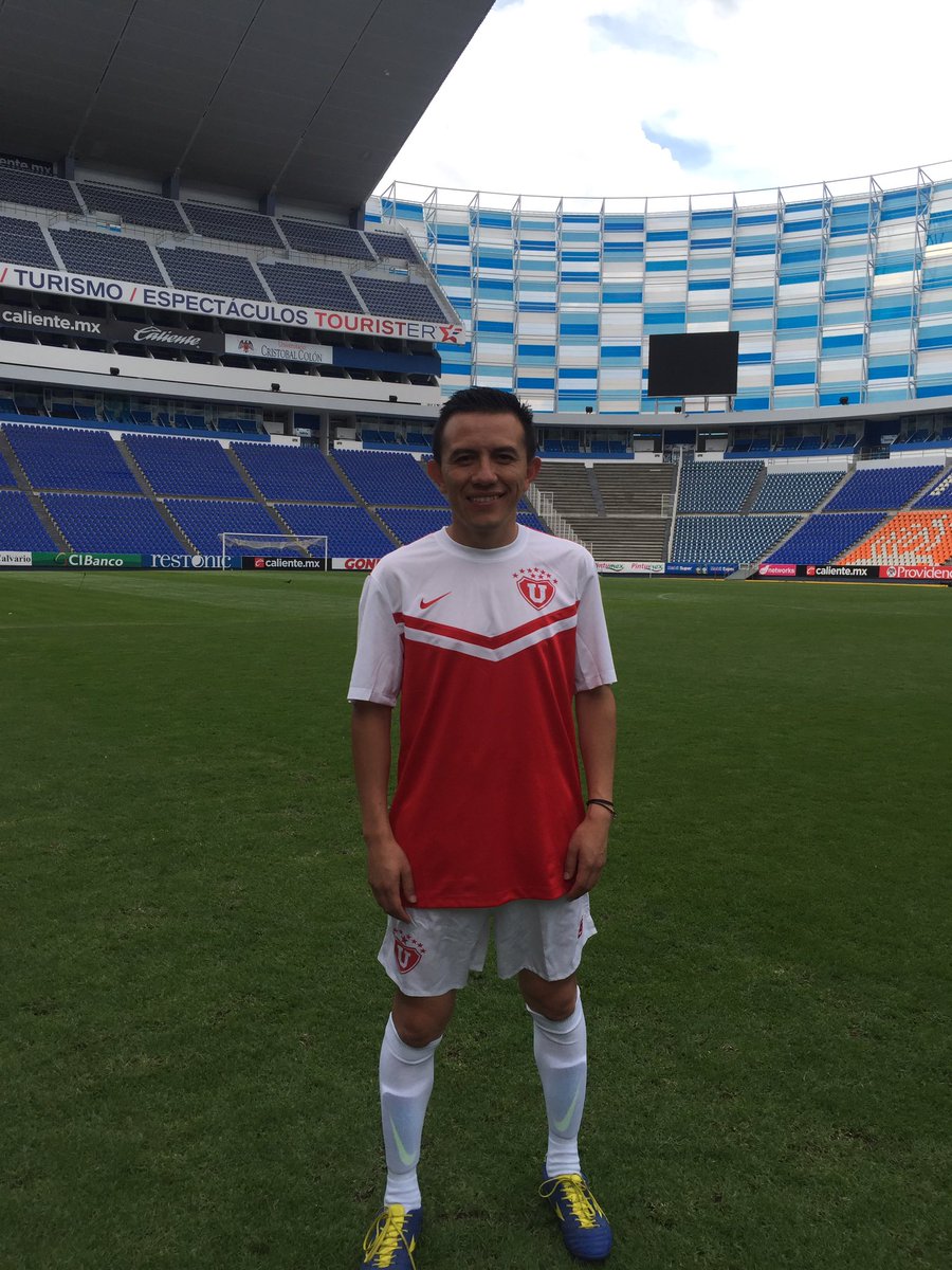nautiko78's tweet photo. Estrenando piel en el mejor estadio el #Cuahutemoc #UniversalTeam https://t.co/jUJijLLPO7