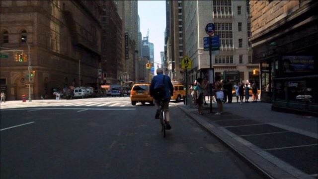 Faschionwitz's tweet photo. I let the street speak to me.

#BillCunningham https://t.co/UhqDjJ2UlK
