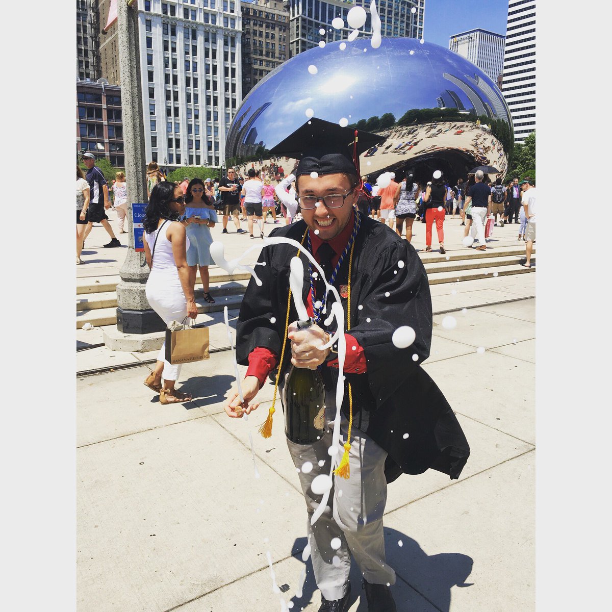 mwell_12's tweet photo. Cheers to graduation! 🎓🍾 @kendallcollege #kendallpride #kendallgrad https://t.co/N5I5y2Prof