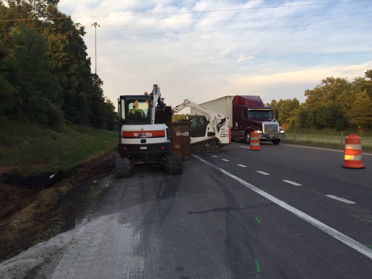 Highwayenv's tweet photo. Sulphonic Acid / Fuel and oil spill and remediation. Dickson, TN. https://t.co/A841tC7cNF
