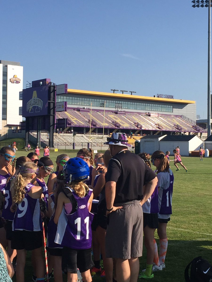 Lhmoran29's tweet photo. @MonarchsL great job today girls @mikelowell13 @ualbany https://t.co/3MTnrdOJ4Z